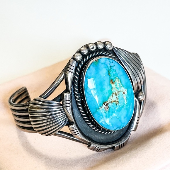 VTG Navajo artist Roy Vandever signed Turquoise set in silver cuff bracelet. - Picture 5 of 10